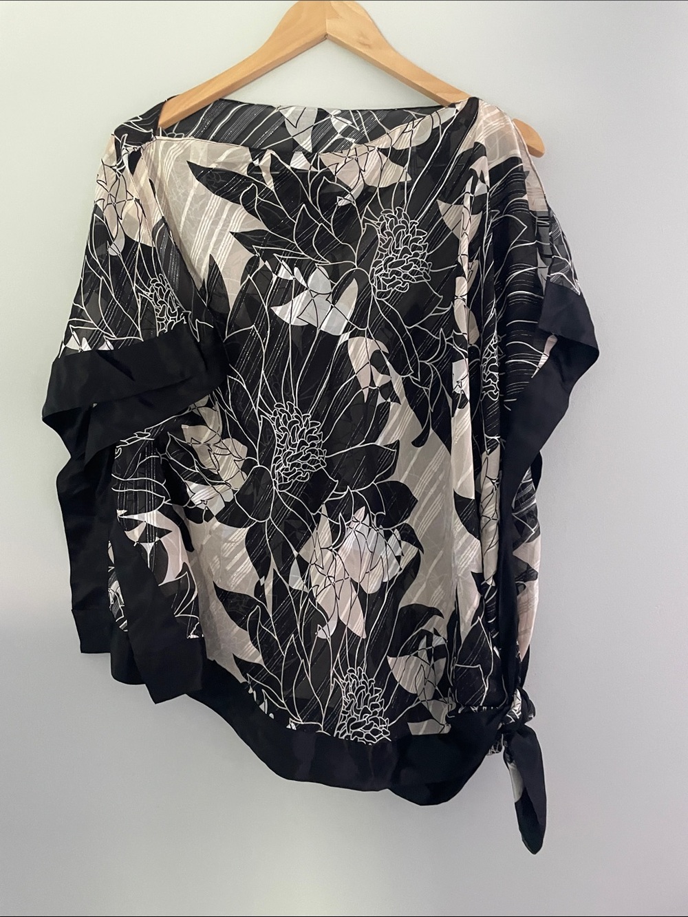 Banana Republic Black and Cream Floral Tie-Hem Dolman Top